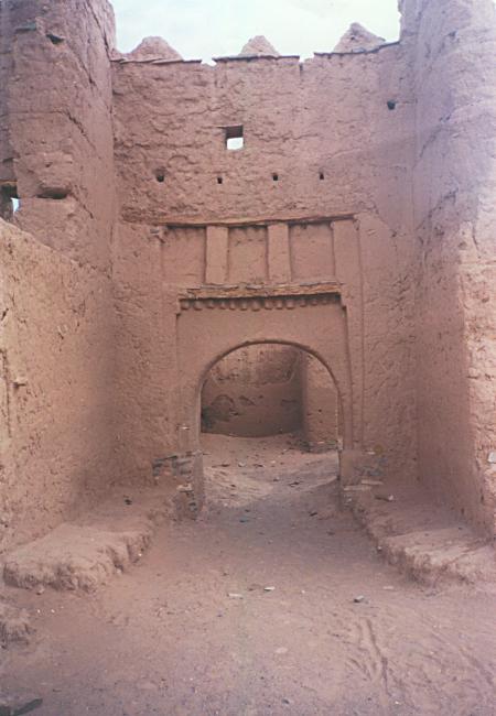 la rentr&eacute;e de l'ancien ksar (La kasbah des grands parents)