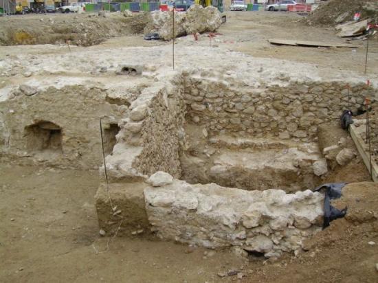 FOUILLES ARCHEOLOGIQUE