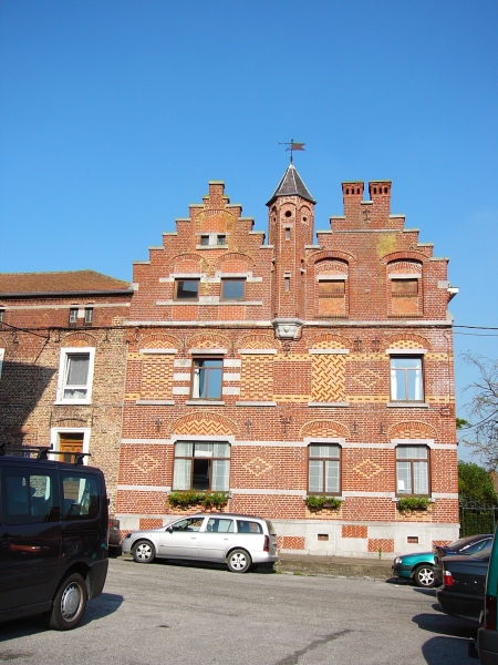 fa�ade sur la place