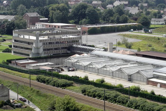administration communale et serres