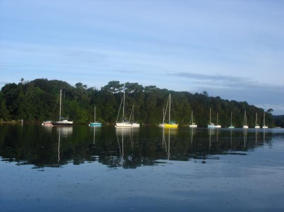 bateau reffl�.jpg