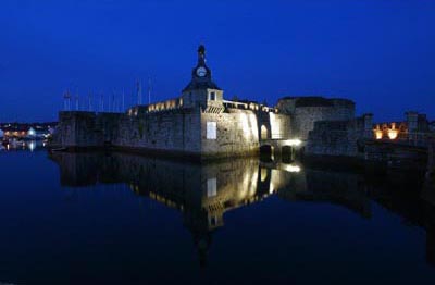 La villeclose de nuit