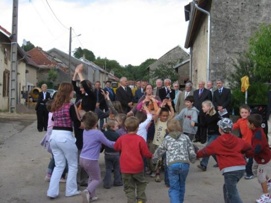 Une ronde enfantine pour la solidarit�