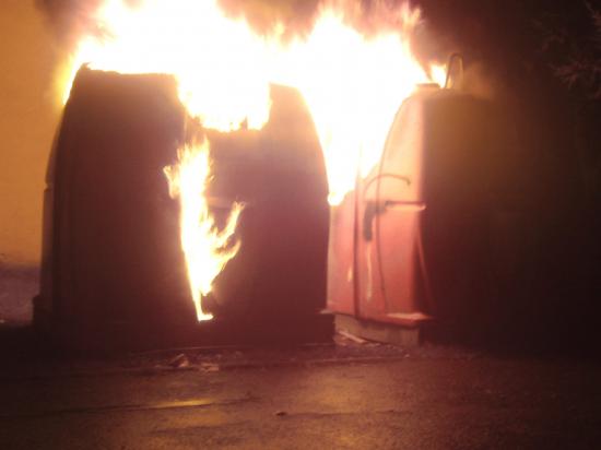 FEU CONTENEUR FEU CONTENEUR