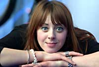 Siwan Morris est ne à Glynnea...