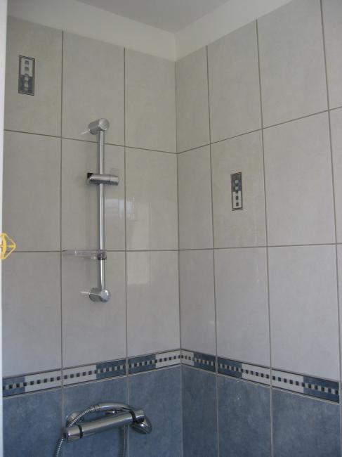 pose carrelage mural poser un carrelage mural salle de bain - Comment Poser Carrelage Mural Salle De Bain pose carrelage mural poser un carrelage mural salle de bain - Comment Poser Carrelage Mural Salle De Bain