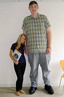 Insolite : Igor Vovkovinskiy 2m34 ( Igor Ladan ) gigantisme