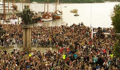 Oslo 150.000 personnes rende hommage aux victimes 