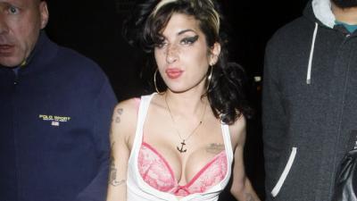 Amy Winehouseentre morte d'overdose entre drogues et désespoir