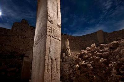 Le plus ancien temple de pierre jamais découvert ( turc Göbekli Tepe )