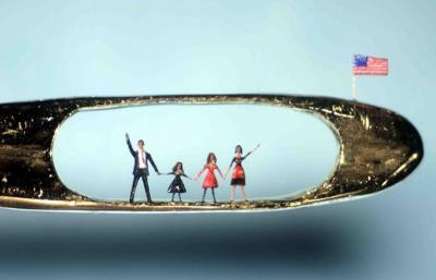 L'Artiste Willard Wigan crée des micro-sculptures invisibles à l'oeil nu