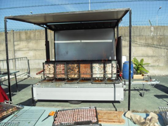 barbecue vertical a retournement simplifie
