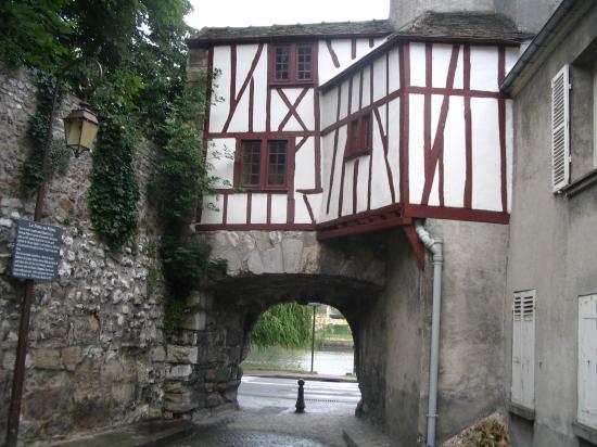 BCT 2007 Mantes La porte au prêtre