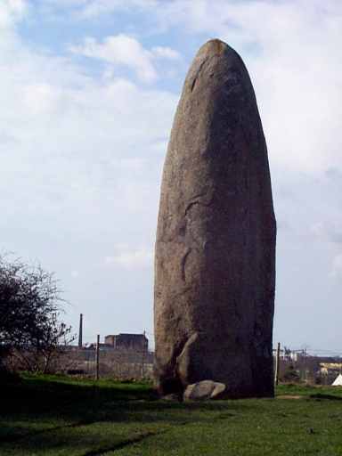 menhir champ dolent