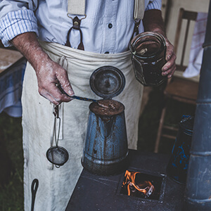 Artisan travaillant